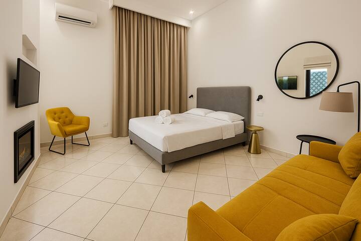 2b NEW Luxury apt with balcony in city center gallery image 4