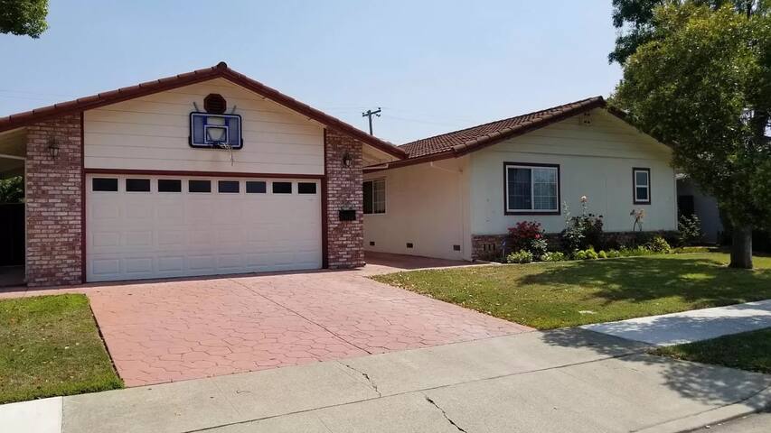 Spacious Cupertino Home: near Apple HQ & Freeways gallery image 2