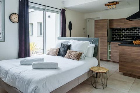 Bright Studio Bistro, sauna, terrace, garden