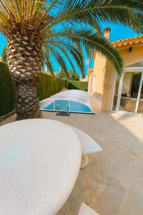 Impressive villa with heated pool