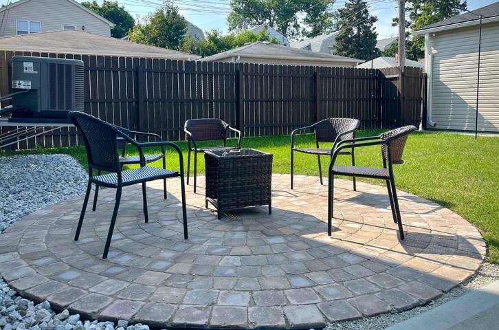 Sunny & Spacious 5Bd/4BA,Free Garage, Kid Friendly gallery image 3