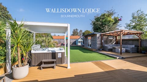 Hot tub, games room & cinema in Bournemouth