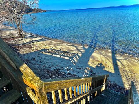 Charming Waterfront Haven on West Bay