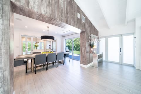 Luxury 4-Bedroom Villa in Key Biscayne