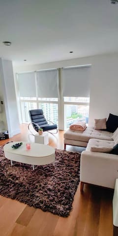 Lovely 2 bedroom apartment in Canary Wharf