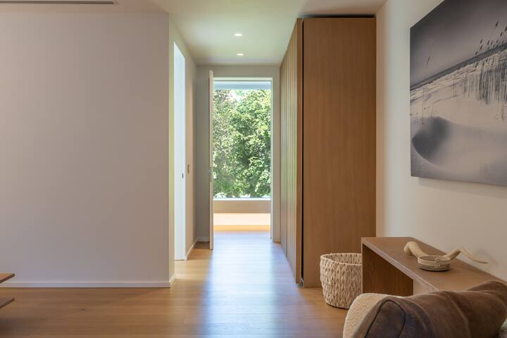 Modern Guest Studio gallery image 4