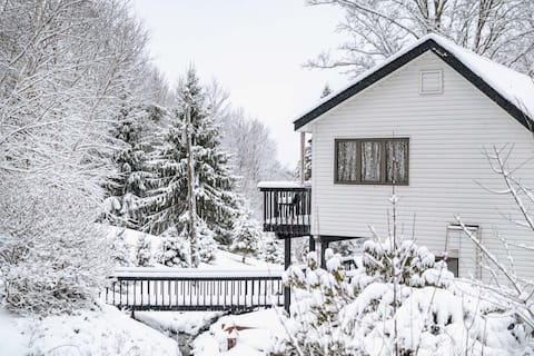Catskill Mountains Farmhouse w/ Fireplace & Pond