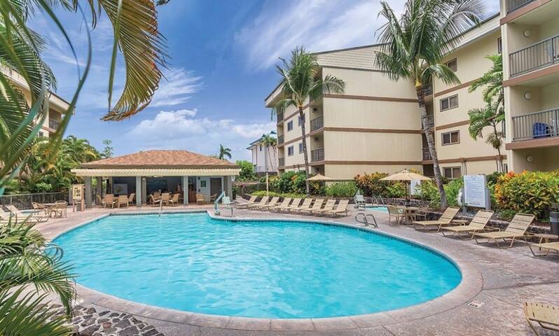 Renovated 2BR, ¼ mile from Sandy Beach, Pool