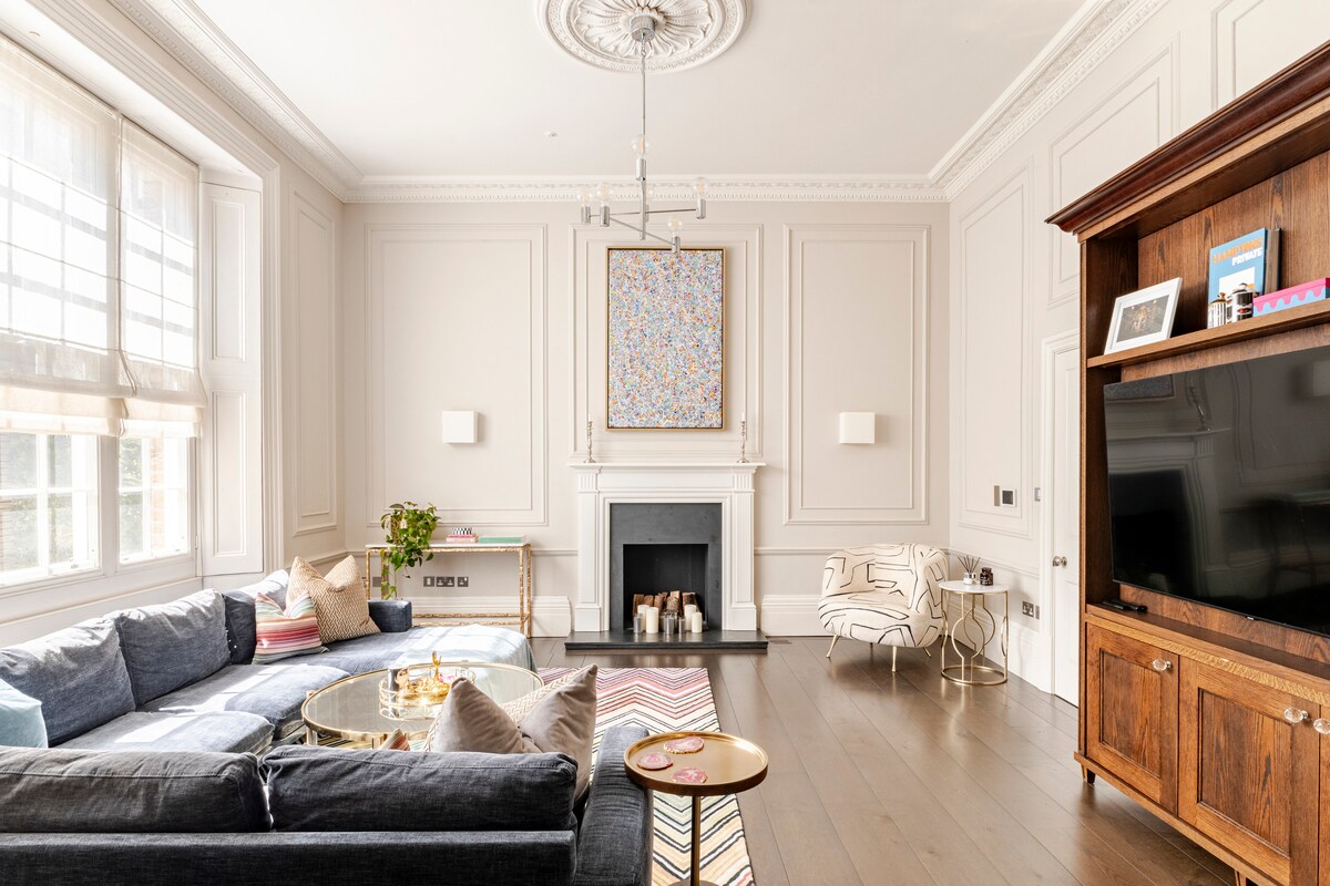 Popular Airbnb listing: £12 million Buckingham Palace duplex with garden in City Of Westminster
