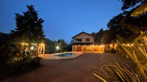 Sítio dos Coqueiros in the middle of nature with swimming pool
