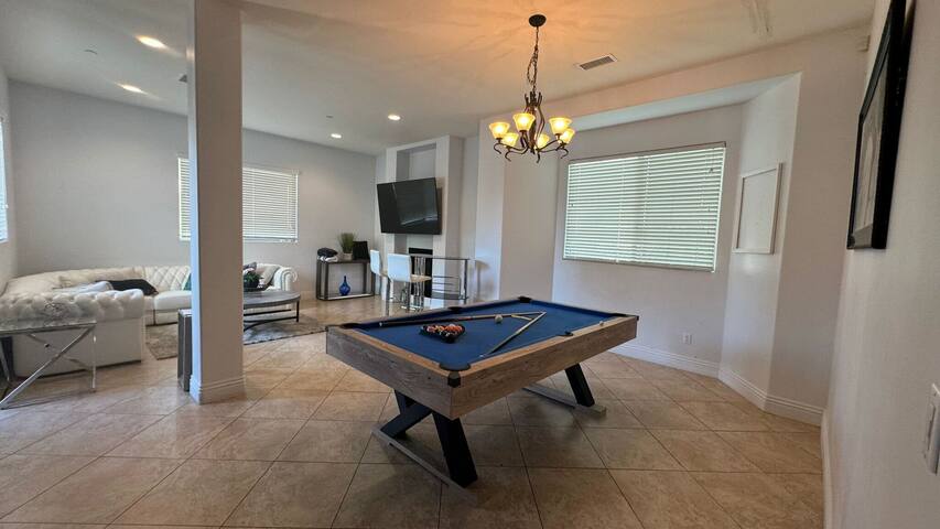 LA Dream Gem! Beautiful home with Spa. gallery image 4