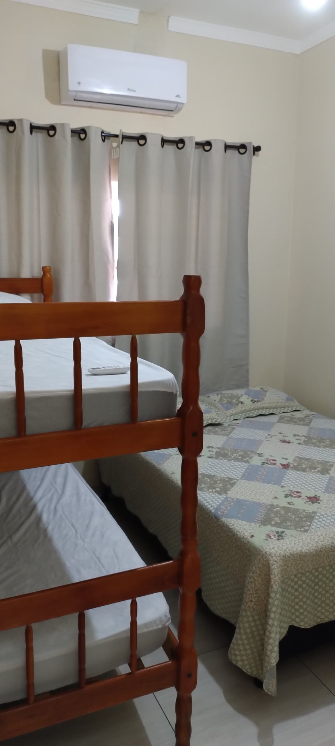 Chumba 1 kilicho na kitanda 1 cha watu wawili na kitanda cha ghorofa 