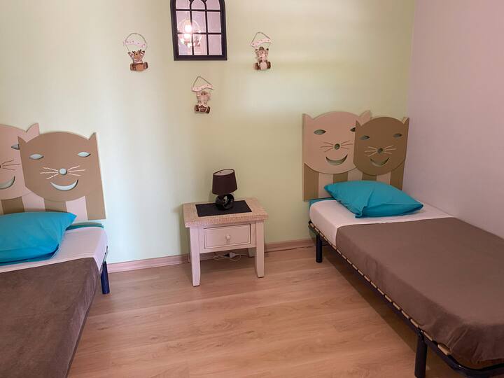 საძინებელი 1