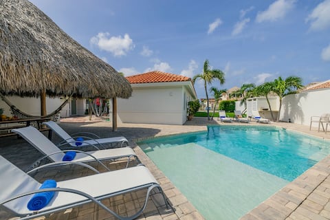 Colonial Modern Villa Sleeps 14,Pool, Palapa, BBQ!