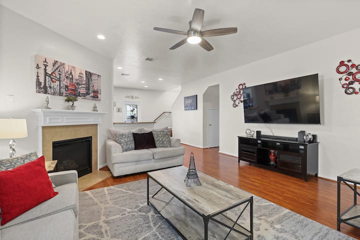Lovely Home In A Quiet Neighborhood With Hot Tub - Houston, TX