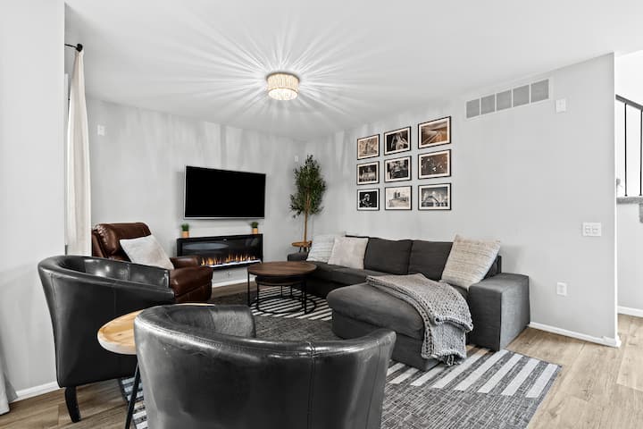 Cozy Brownstone Near Downtown Royal Oak - Royal Oak, MI