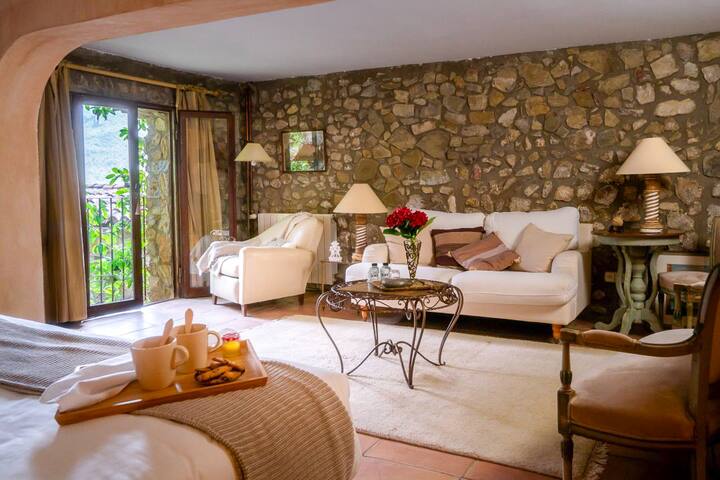 Can Serola. Beautiful 8 bedroom vacation home gallery image 4