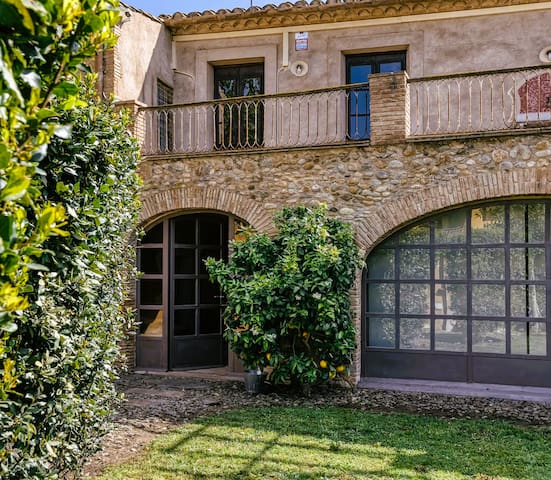 Charming village house, nice countrified Cottage