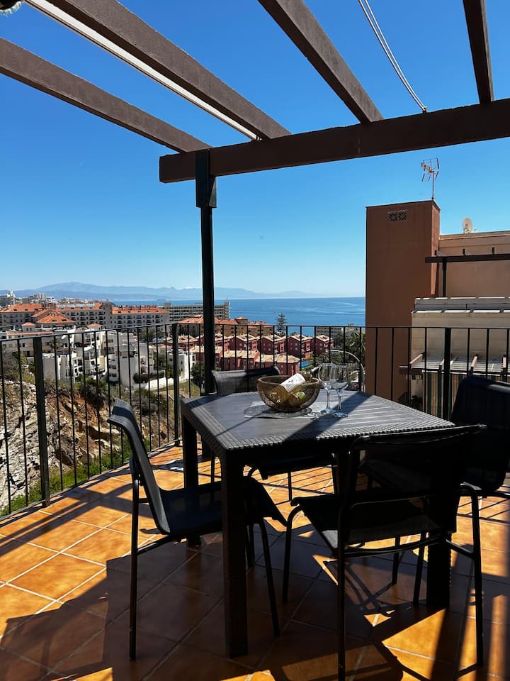 Cozy Apartment With View To The Sea, 7min To Beach - Benalmádena