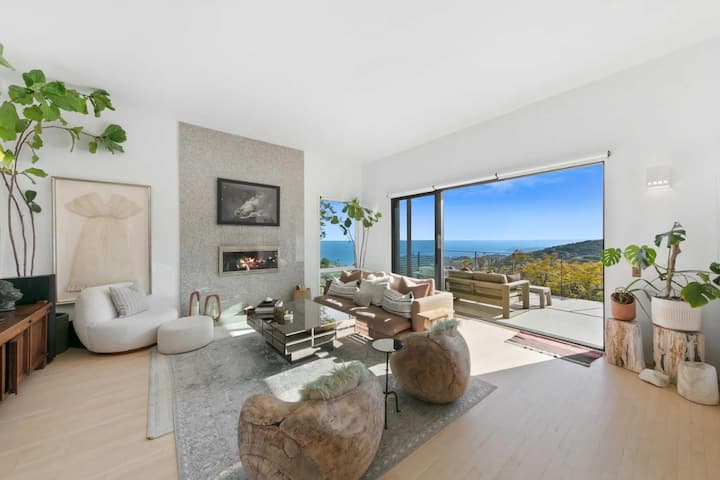 Private Retreat Malibu Home With Ocean View - Malibu, CA