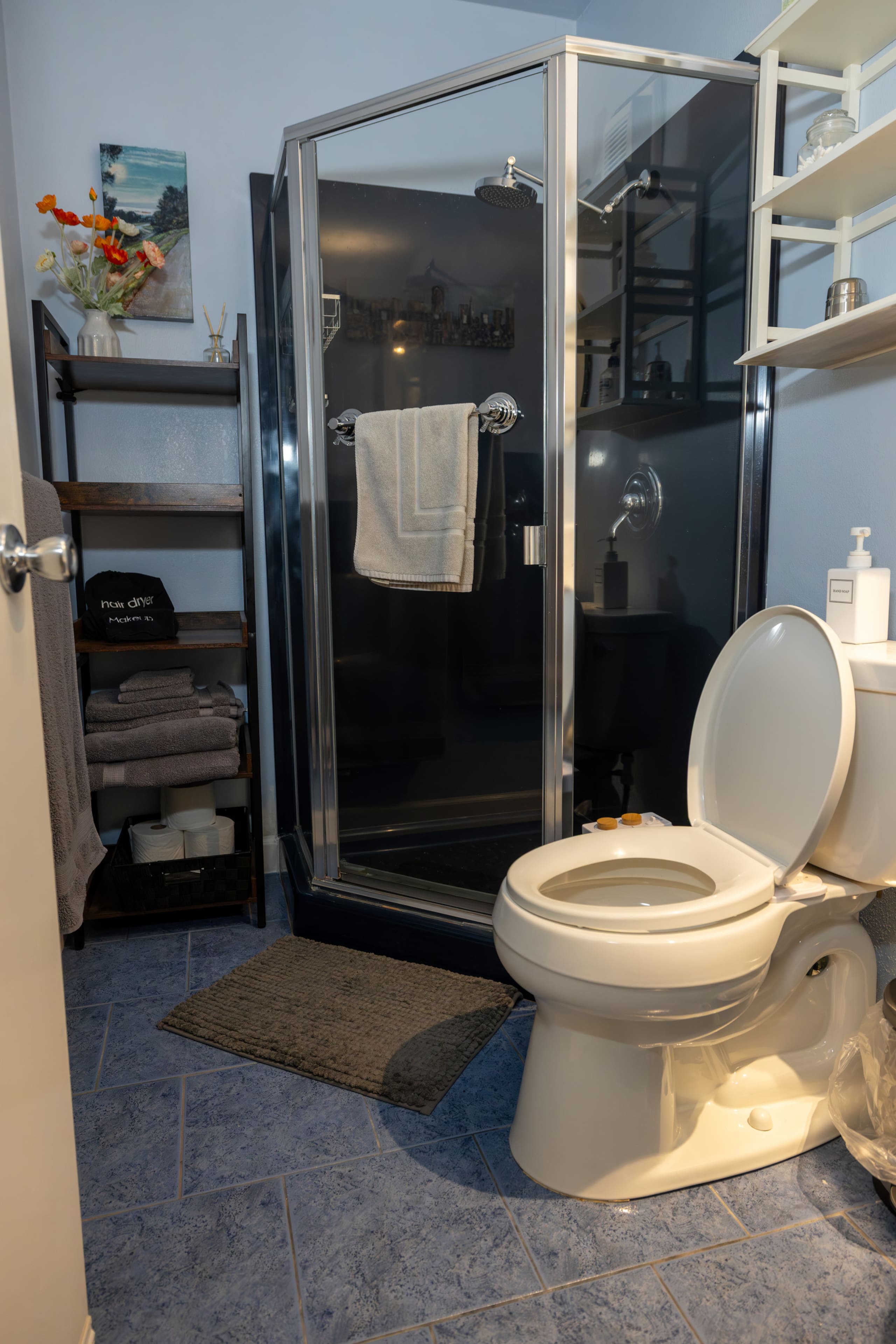 Artist's garden retreat and spa - Image 33