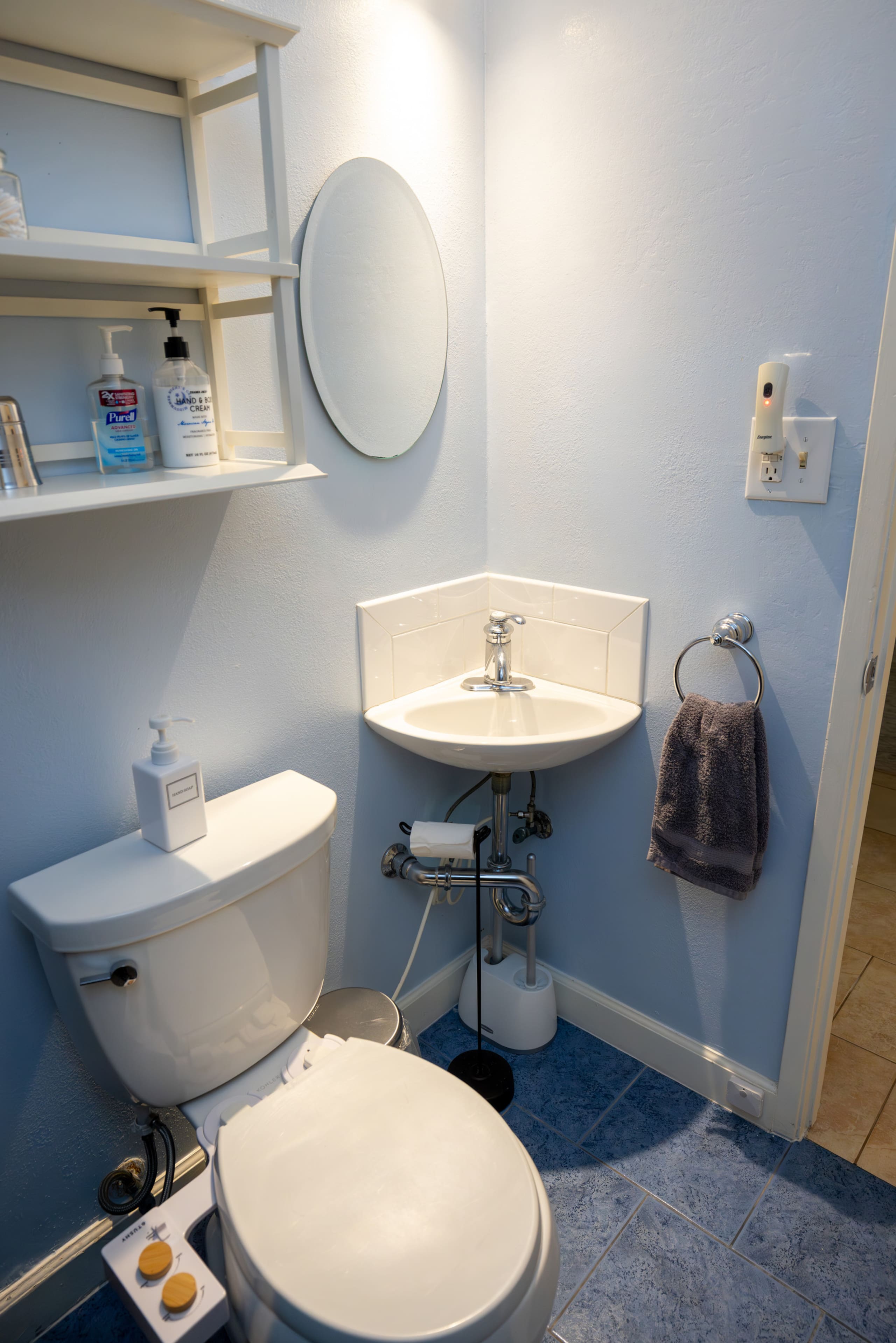 Artist's garden retreat and spa - Image 31