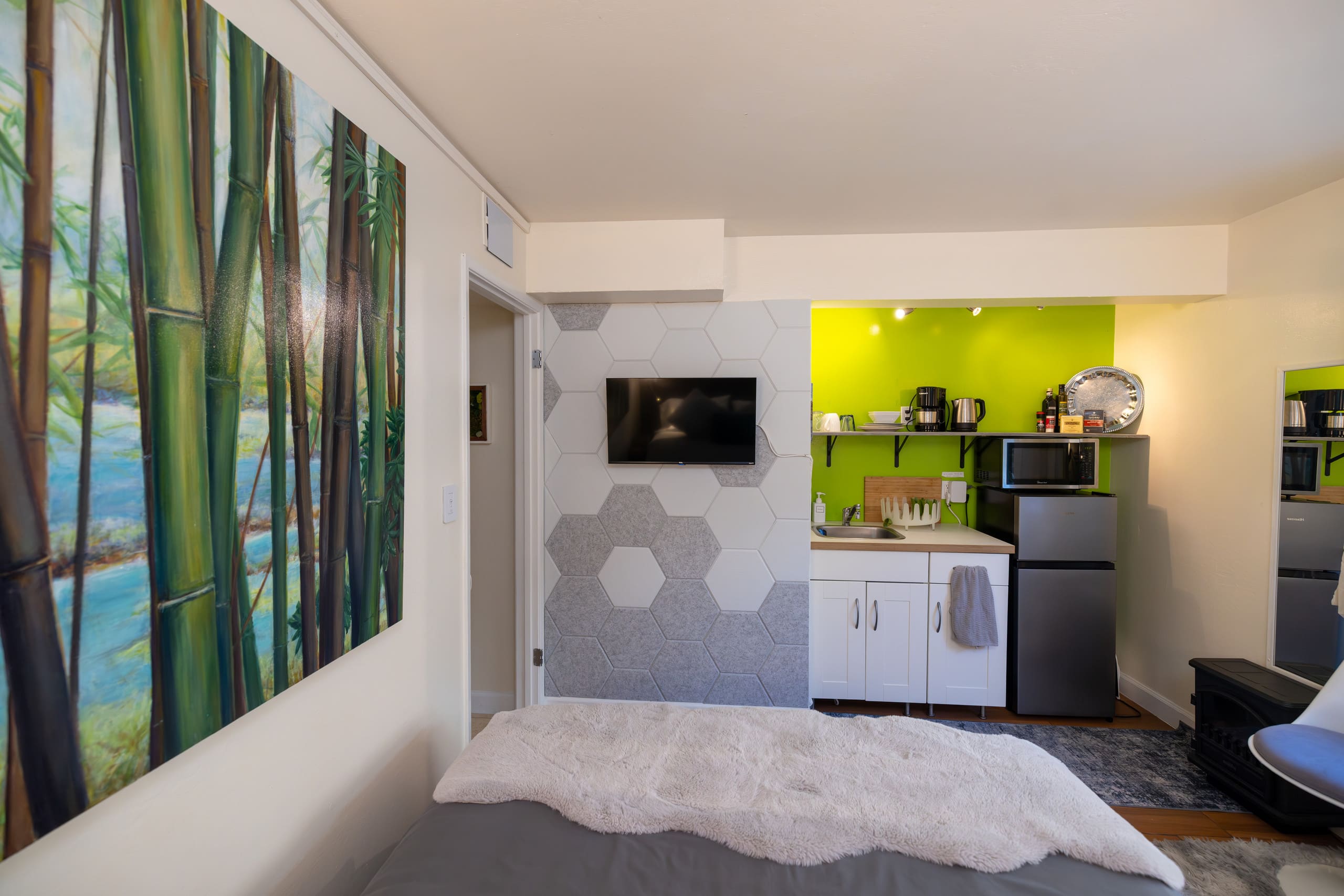 Artist's garden retreat and spa - Image 3