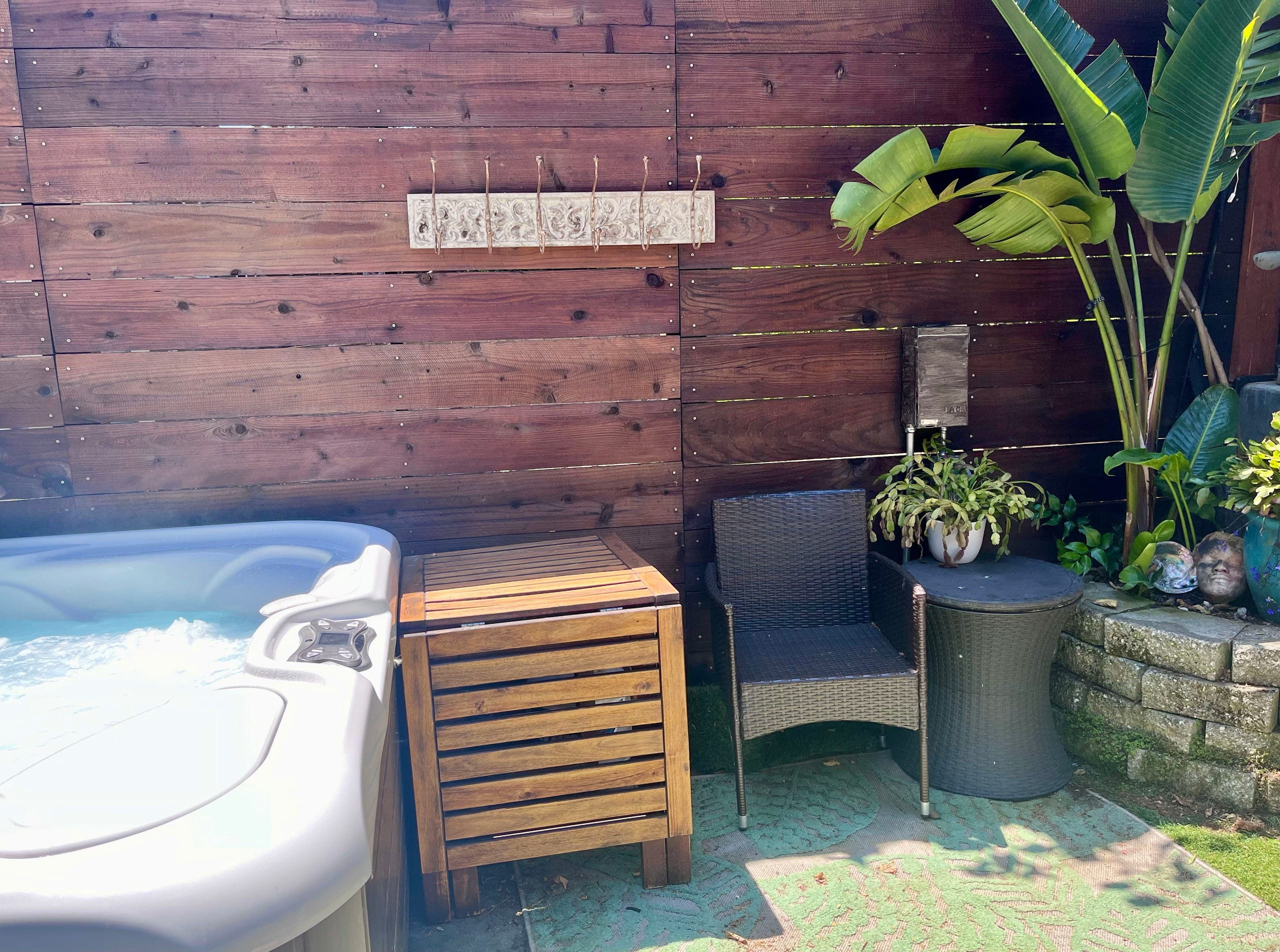 Artist's garden retreat and spa - Image 70