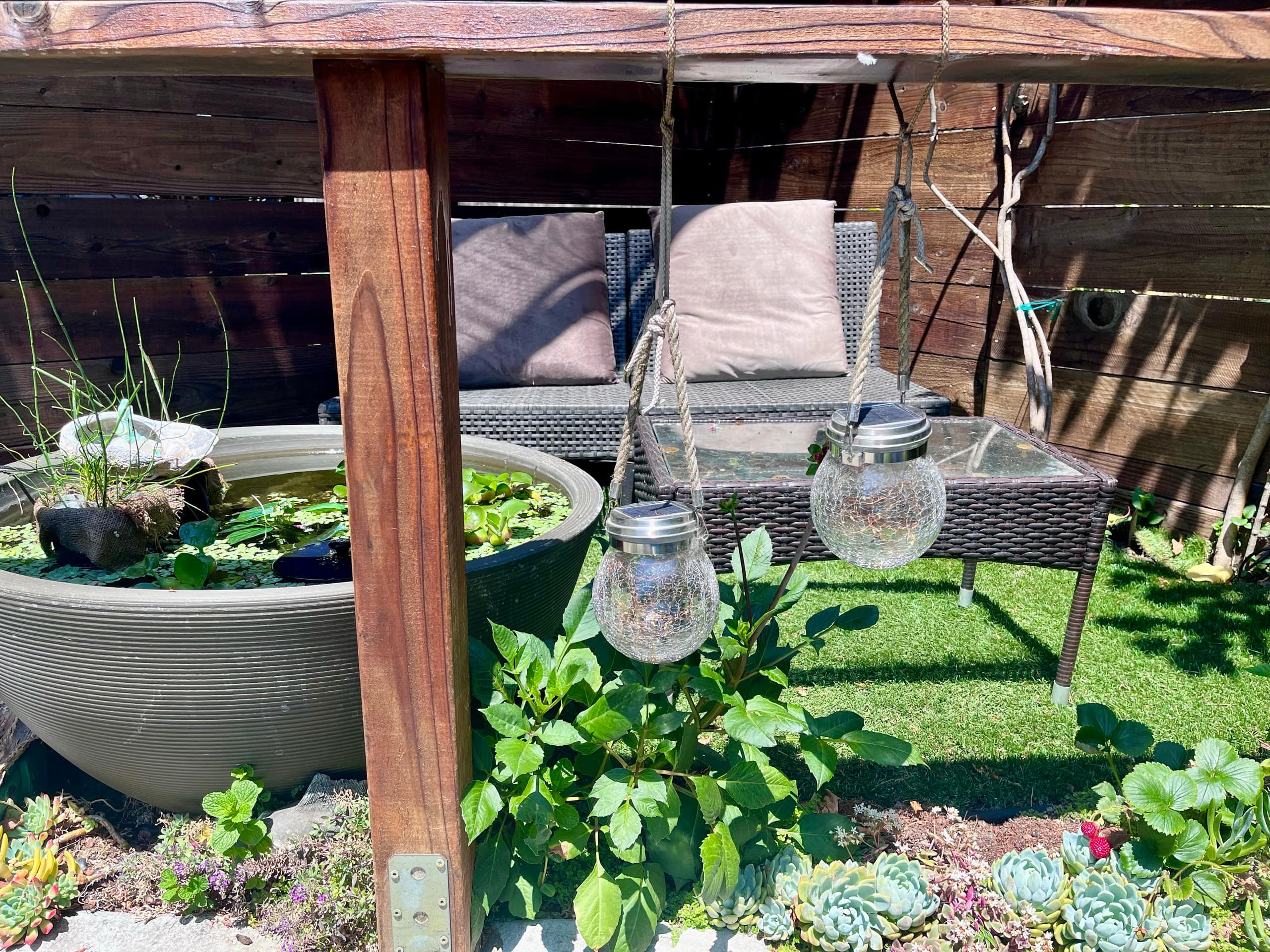 Artist's garden retreat and spa - Image 49