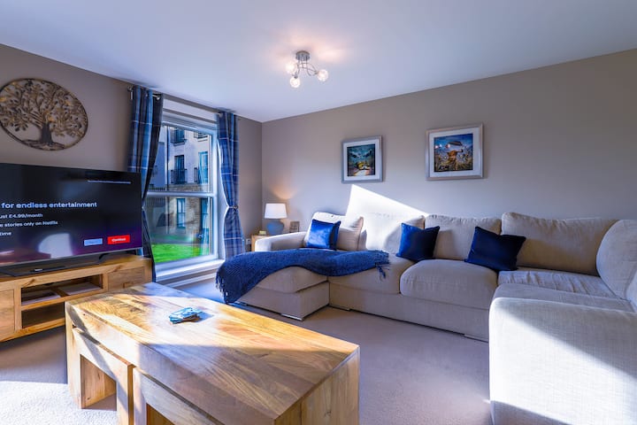 Contemporary 3 Bedroom Flat In Ancient Dunfermline - Dunfermline