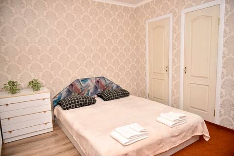 Studio apartment, Manufaktura shopping center