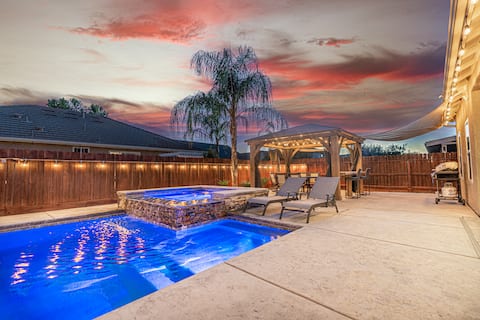 5BR Oasis • Heated Pool Option + Hot Tub