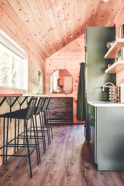 Blyth Trailway Cabins - The Greenlet Cabin