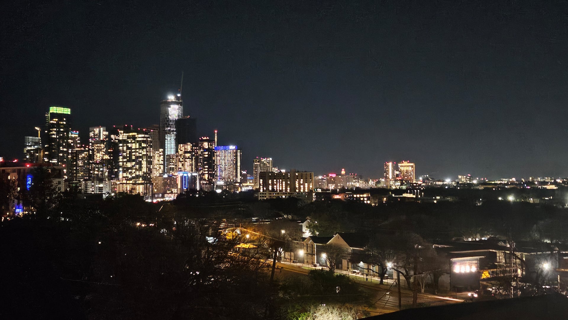 Rooftop Deck w Downtown Views | Free Parking — photo 5