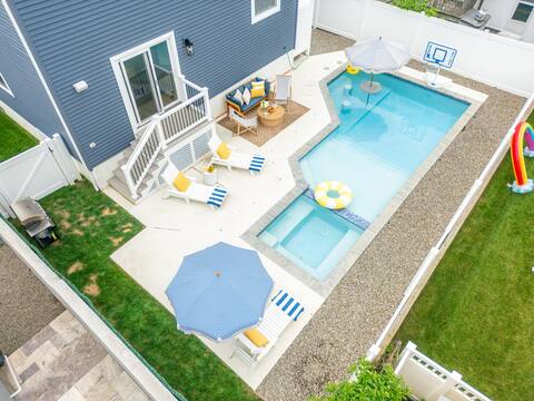 6 BR, Pool & Hot Tub Open Beginning of April