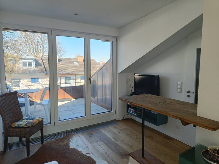 Gemütliches Einliegerappartment Mit Dachterrasse - Múnich