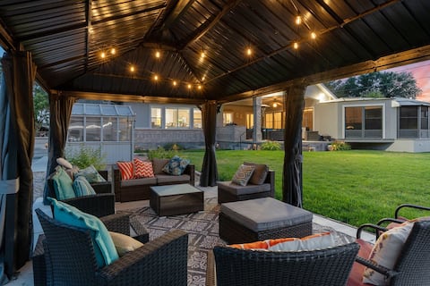 Lovely Hot Tub,Retreat 5BR, 3 BA! priv lux cottage