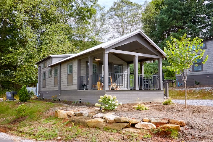 Asheville River Cabins Garden Cabin w/ Hot Tub