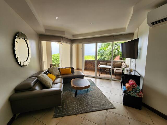 Relax Nature Luxury 2bd Condo in "Playa Langosta"