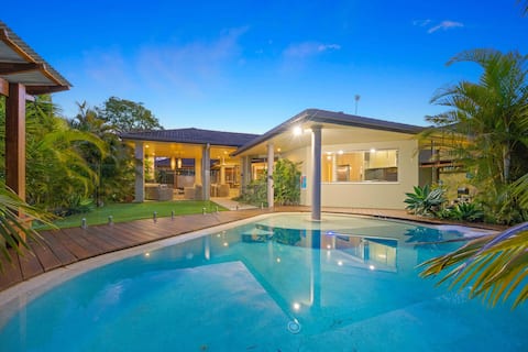 Riverside Breeze - luxury family retreat with pool