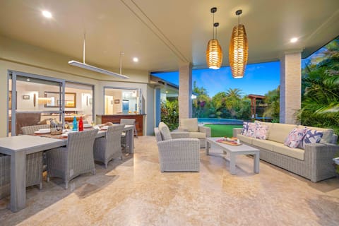 Riverside Breeze - luxury family retreat with pool