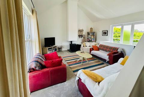 Top Airbnb: Modern spacious house in Lamphey
