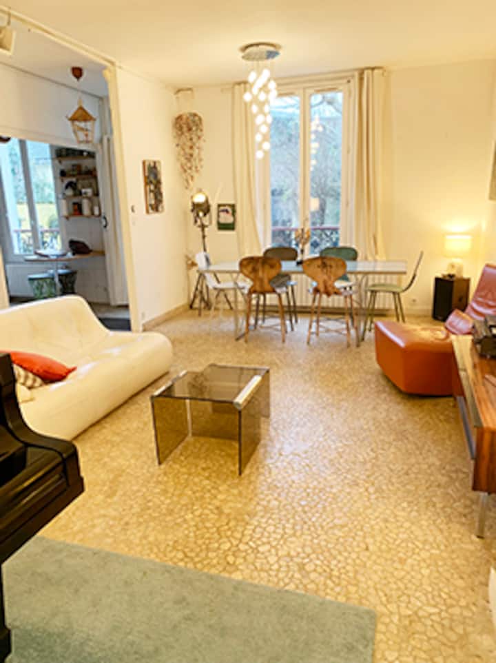 Jolie Maison, 4 Chambres En Centre Ville - Saint-Denis, France