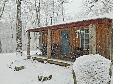 Cozy Rustic Cabin at Whetstone Creek Farm