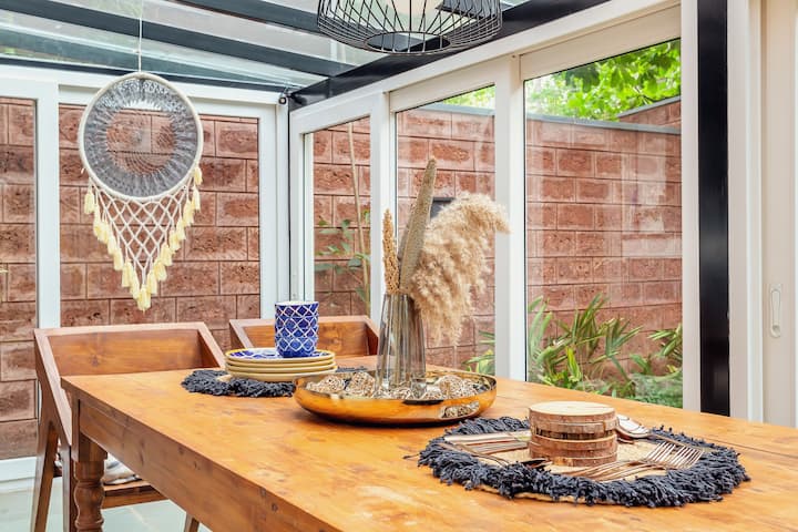 Dining area image 3