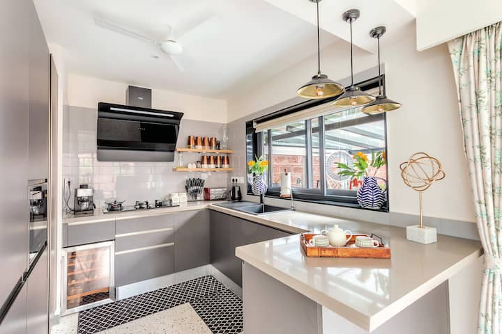 Full kitchen image 2