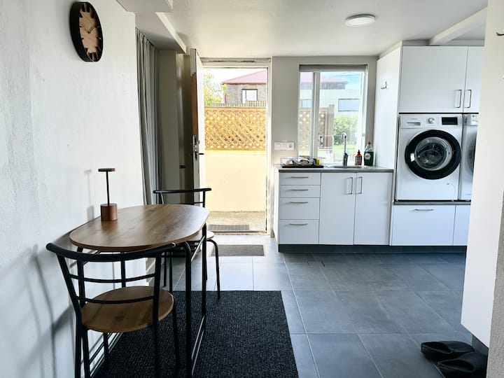 Waterfront Fjord House - Guest Suite With Seaview - Islandia