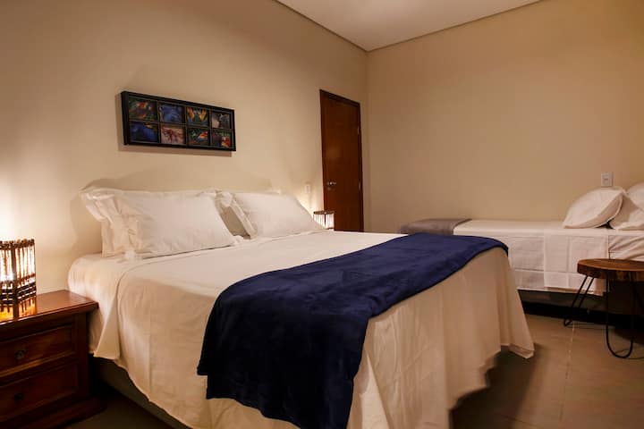 اختر الإعداد الخاص بك:
التكوين 1: 1 سرير بحجم متوسط + 1 سرير فردي
التكوين 2: 3 أسرّة فردية