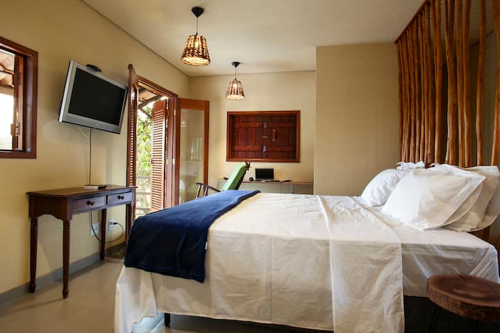 جناح رئيسي مع سرير كينج سوبر + مكيف هواء + حوض استحمام