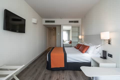 Catalonia Sabadell 4* Hotel - Triple room